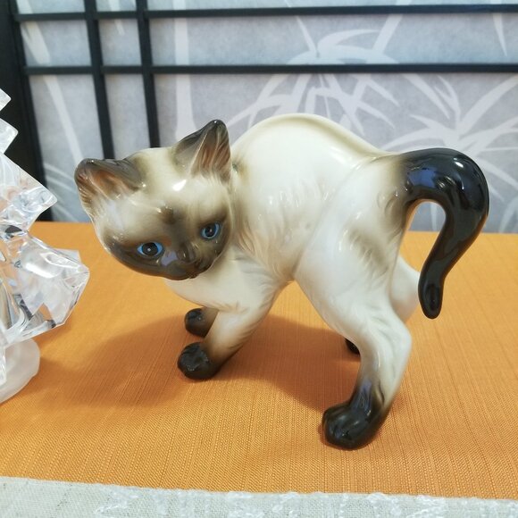 Vintage MCM Ceramic Siamese Kitten Cat Figurine - Cool Kitsch - Picture 1 of 3